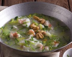 Sopa de cantaril com arroz