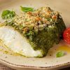 Bacalhau com crosta de parmesão e pesto